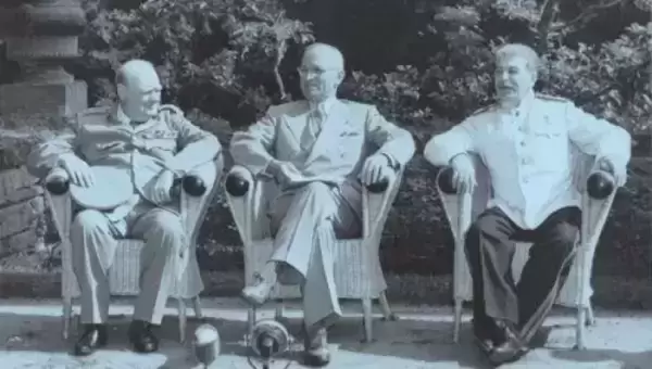 波茨坦会议前期的丘吉尔、杜鲁门和斯大林