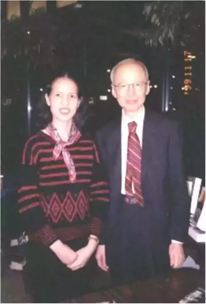 作者与段义孚先生的合影，1999年