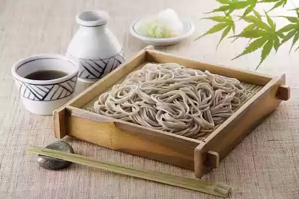 《拉面：食物里的日本史》：透析一种虚幻的“传统”