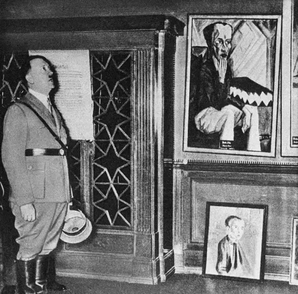希特勒参观堕落艺术展