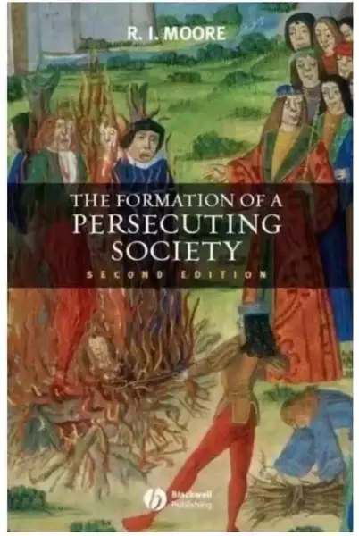 罗伯特·莫尔的《迫害性社会的形成》挑战了自19世纪以来将中世纪“浪漫化”“现代化”的解读，认为中世纪盛期以后政府和教会都对各种异端、异教和社会边缘群体加强了迫害。