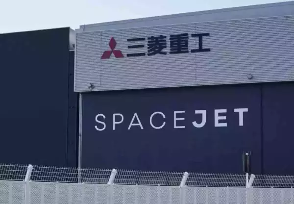 2020年10月30日，日本爱知县，日本首款国产喷气式支线客机“SpaceJet”的生产工厂。