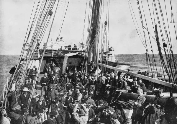 大英帝国的人们乘船前往南非